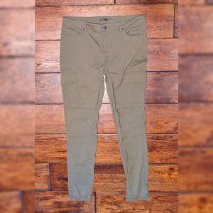 Prana Women's Meme Cargo Pants Performance Hiking Skinny Olive Green Sz 12